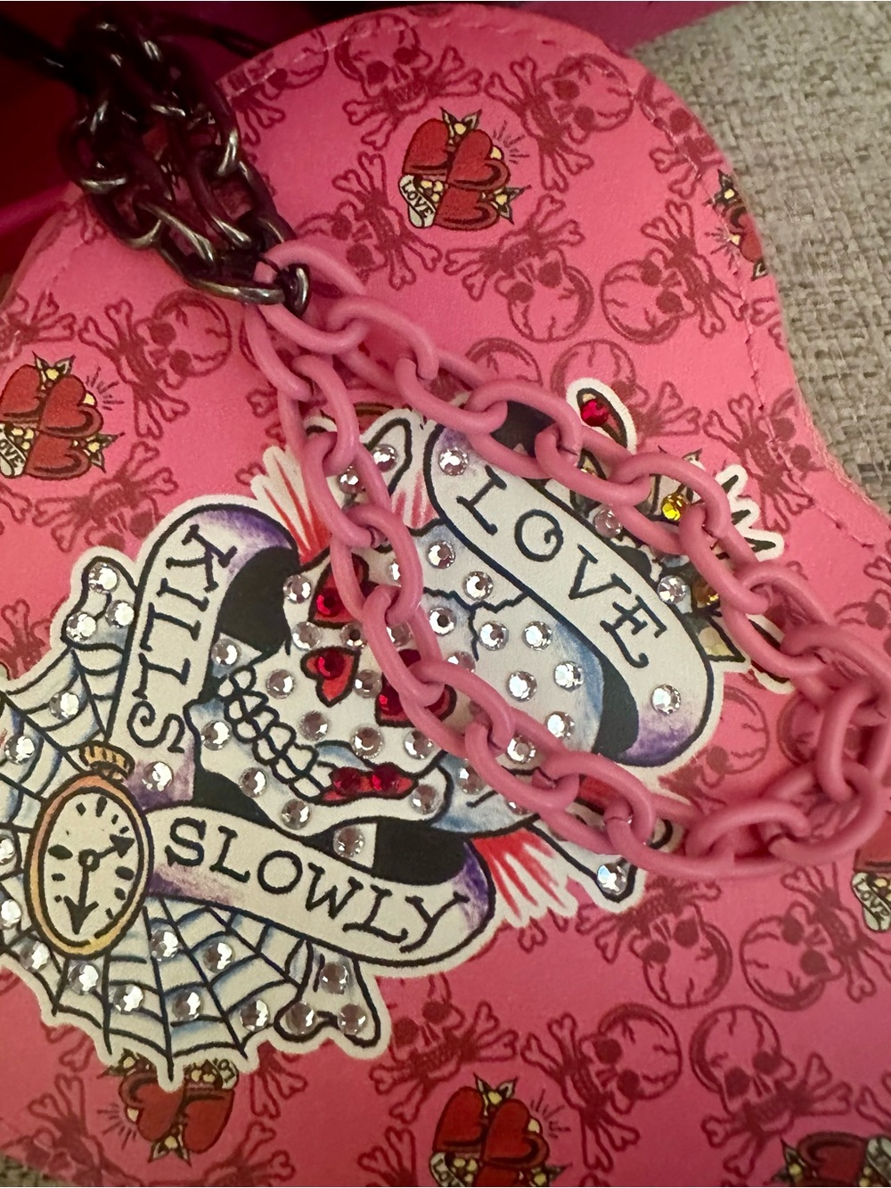 Ed Hardy Pink Heart-Shaped Coin Purse Wristlet Y2K NIB - Picture 2 of 3